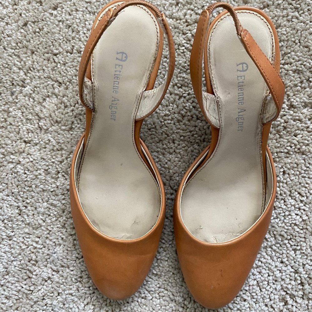 Etienne Aigner Tan Heel